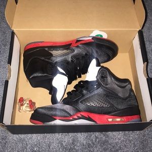 Jordan Retro 5 “Satin Bred”